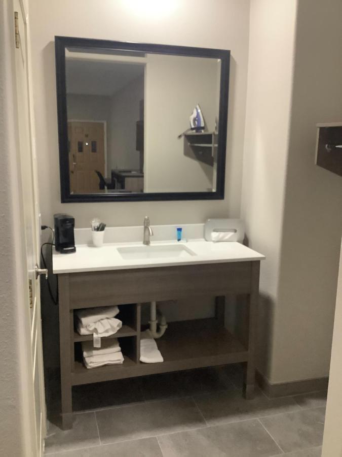 Americas Best Value Inn & Suites San Benito Esterno foto